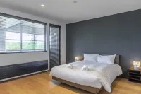 Sanga House - parking