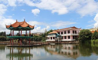Xinhua International Holiday Hotel