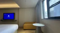 Changsha Wu Yi Square IFS Manxin Hotel