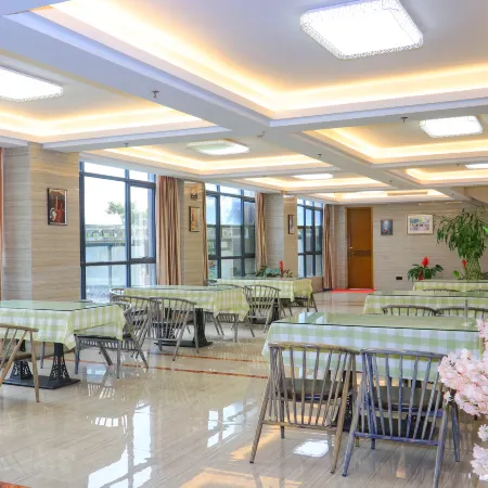 Aifeel Hotel (Ledong Lvzhi Nan Gan'en Road)