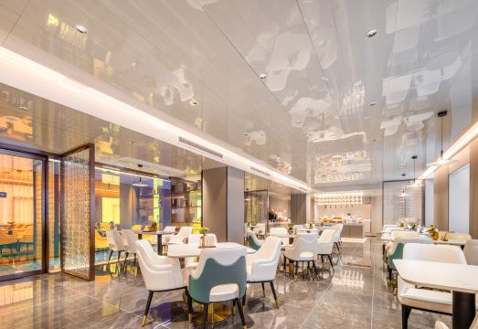 4. 아투어 호텔 푸..