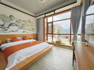 Yangshuo Homecoming Hotel (Jinlongqiao Wharf Bamboo Rafting Branch)