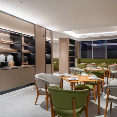JI Hotel (Zunyi Renhuai Yuye South Road) Отели в г. Женьхуай