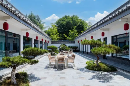 Xi'an Xinfuyuan Homestay Отели рядом с достопримечательностью «Xi'an University of Science and Technology Lintong Campus»