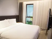 HanTing Hotel (Zunyi High Speed Railway Station) 쭌이 호텔