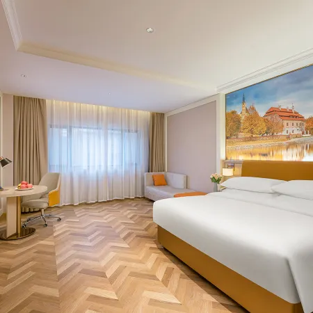 Vienna Hotel (Qingzhou High-speed Railway Station)