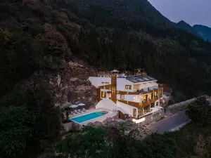 Yinyu Mountain View Holiday Beauty