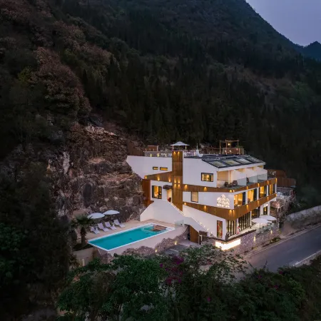Yinyu Mountain View Holiday Beauty