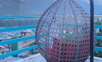 Hotel Meadows View, Near Mall Road Manali