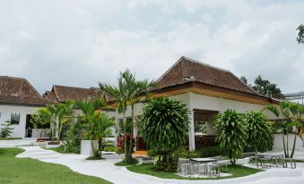 Nirvana Hotel Resort Tetebatu