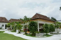 Nirvana Hotel Resort Tetebatu Hotels near Air Terjun Sesere