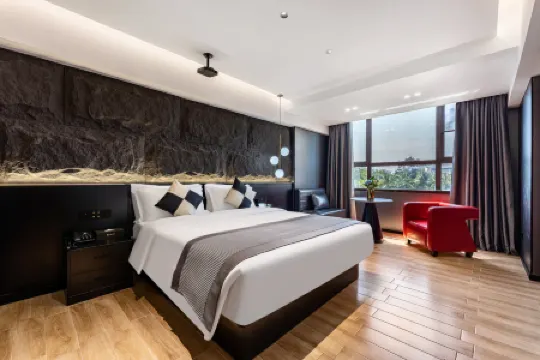 V8plus Huanzhi Hotel Haikou Qilou Laojie Branch Отели рядом с достопримечательностью «Nanya Plaza»