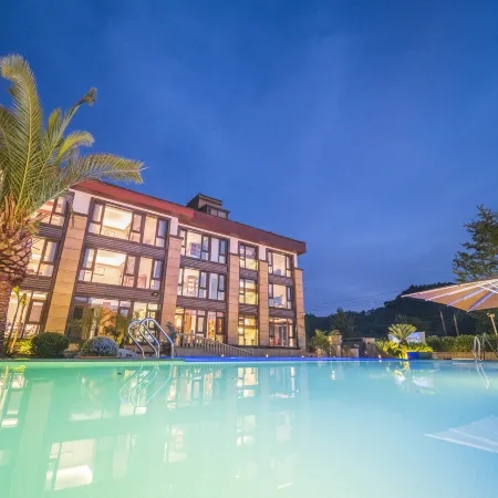 DI HU YUE SHE light luxury hotel