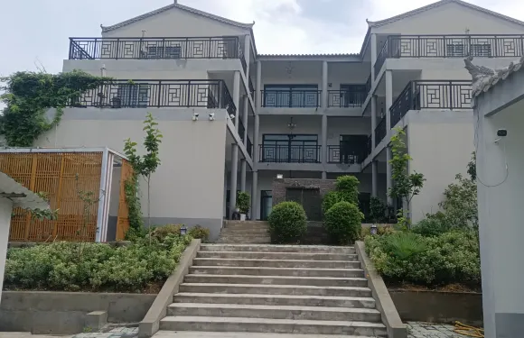 襄陽歸源山莊（金寨村店）