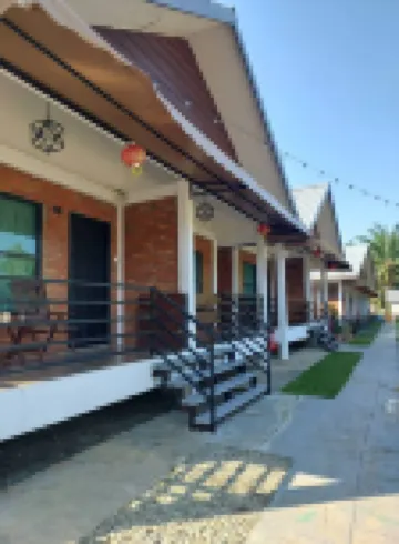 プア ファミリー ヴィラ カパライ島周辺のホテル