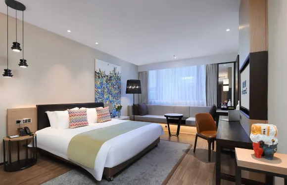 康泊酒店（深圳龍城廣場地鐵站店）