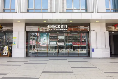 CHECK inn New Taipei LuZhou Отели рядом с достопримечательностью «Yonglian Temple»