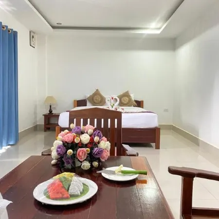 Lisha Riverside Hotel（The Grand Riverside Hotel） Отели рядом с достопримечательностью «Храм Kang»
