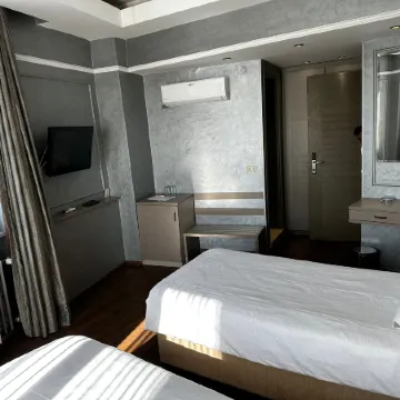 Deniz Otel Отели рядом с достопримечательностью «Кадыкёй»
