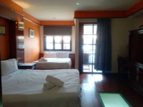 Premium Water Chalet 2