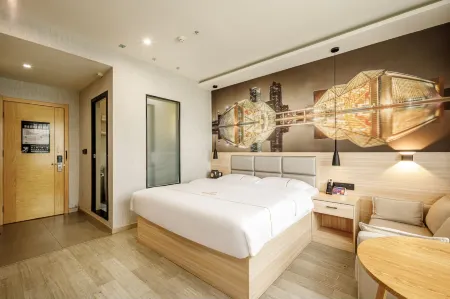 Yiju City Hotel (Yilong Branch)