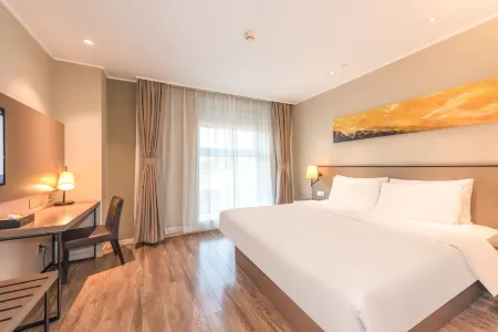 Homeinn Plus(Beijing Chaoyang High Speed Railway Station Joy City)