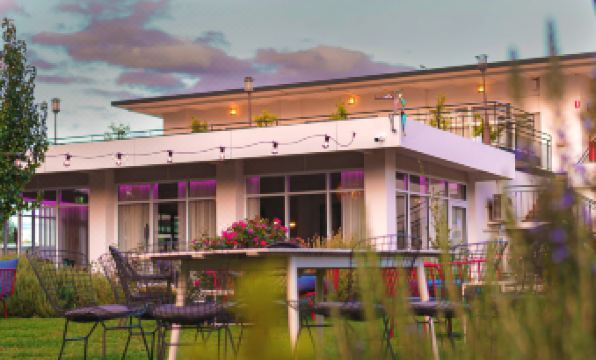 The Oriana Orange - Retro Hotel & Resort