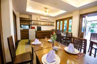Khammon Lanna Resort Chiang Mai فنادق في سارافي