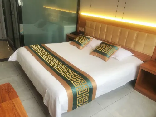 Crystal Hotel (People's Hospital) Hotels in Jishan