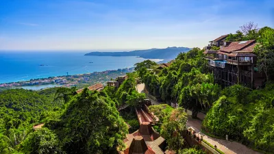 Yalong Bay Earthly Paradise Birds Nest Resort Hotels near Marine Science & Technology Museum