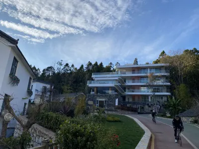 Luoping County Guyang Xiaozhu B&B Hotels near Jinjifeng Peak Cluster