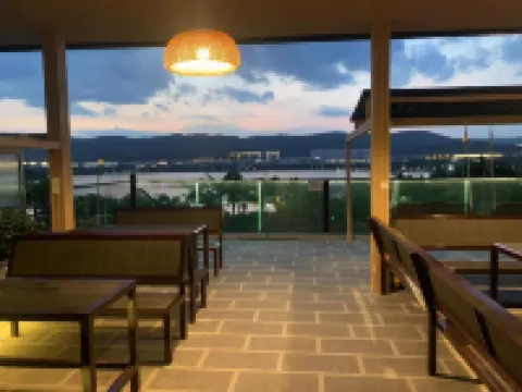 Maitreya Love Lake Hotel (Huquan Ecological Park Honghe Water Town Branch)