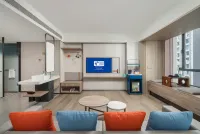 西安航天城智選假日酒店（東長安街地鐵站店） 鄰近烈士徐林俠宋綺雲夫婦之墓的酒店