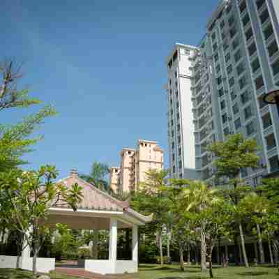 The Q Hotel & Suite Vientiane Hotel Exterior