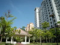 The Q Hotel & Suite Vientiane アイテックモール周辺のホテル