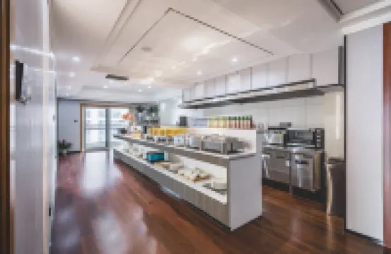 Wuhan Nanjing Garden S High-altitude Hotel (Hankou Railway Station Oceanwide CBD Branch)