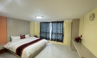 Aryan Suites Hotel