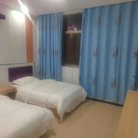 Simon Mido Cinema Hotel
