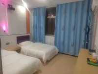 Simon Mido Cinema Hotel