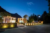 Flower Valley·Jianzhu Homestay (Zhangjiajie National Forest Park Branch)