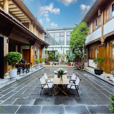 Dream travele・石頭也瘋狂丨概念智能設計美宿（麗江古城店） 百歲橋附近的飯店