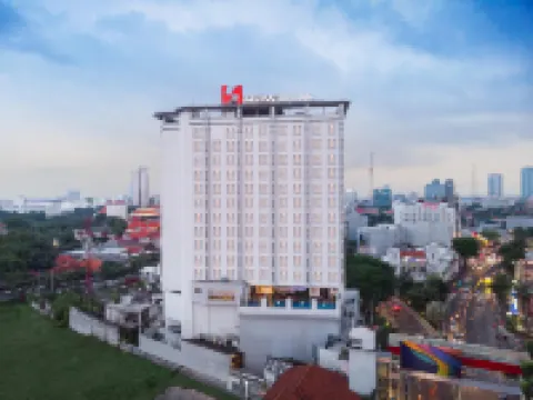 Swiss-Belinn Tunjungan Surabaya Hotels in Genteng