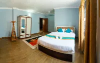 The White House Villa 8 Bedroom with Swimming Pool 比德爾住宿飯店