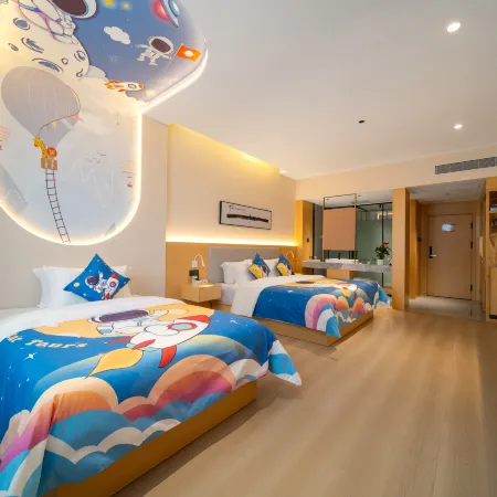 Kechao Light Luxury Hotel (Fenghuang Ancient City Scenic Area Hongqiao Branch)