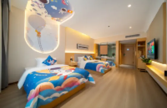 Kechao Light Luxury Hotel (Fenghuang Ancient City Scenic Area Hongqiao Branch)