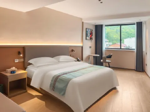 Qingtian Qiaojian Riverside Hotel Hotels near wen xi gu rong qun