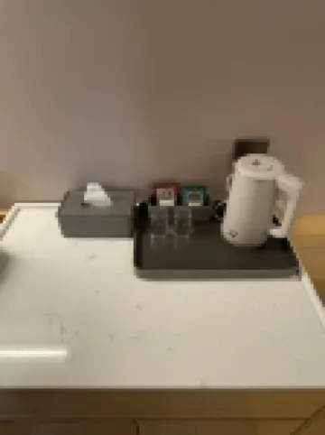 Yuefeng Hotel (Xining Railway Station Xinqian International Plaza)