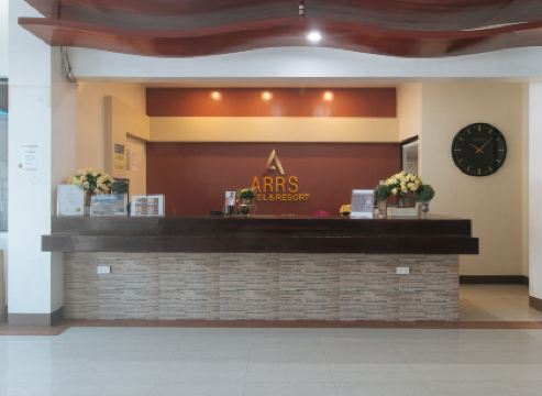 RedDoorz @ Arrs Hotel & Resort