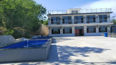 Xianrendao Mountain and Sea Hot Springs Homestay