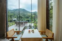 Jiuhuashan Yanqi Lake Bay Hotel